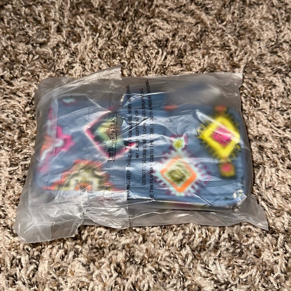 BNWOT Vera Bradley Smartphone Wristlet: “Painted Medallions” - Picture 10 of 16